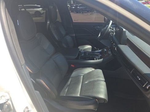 Used 2025 Lincoln Aviator Black Label AWD/4WD image 29