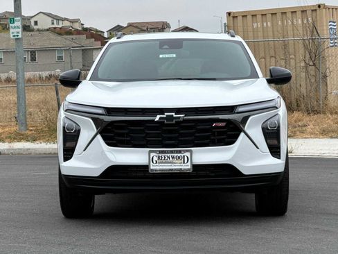 New 2025 Chevrolet Trax RS w/ Sunroof Package image 3