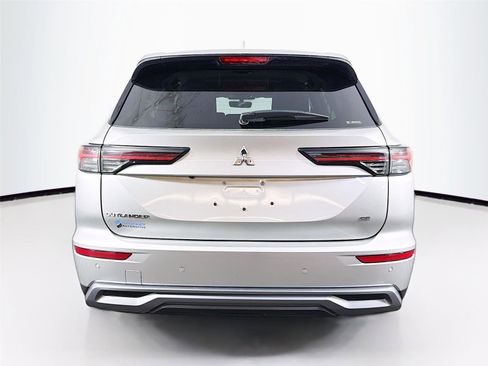 Used 2025 Mitsubishi Outlander SE AWD/4WD image 10