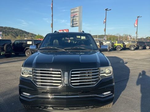 Used 2016 Lincoln Navigator Select image 1