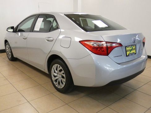 Used 2018 Toyota Corolla LE image 5