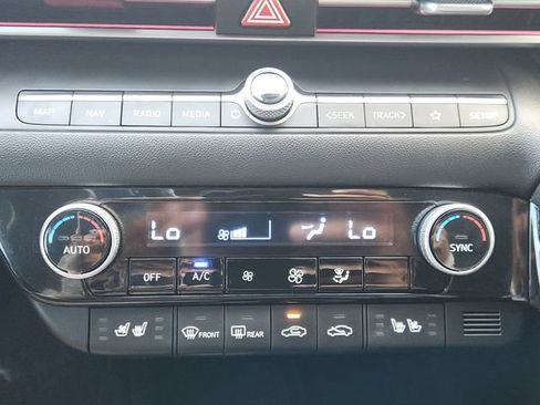 Used 2024 Hyundai Elantra Limited FWD image 21