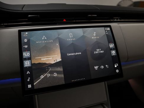 Used 2024 Land Rover Range Rover SV image 53