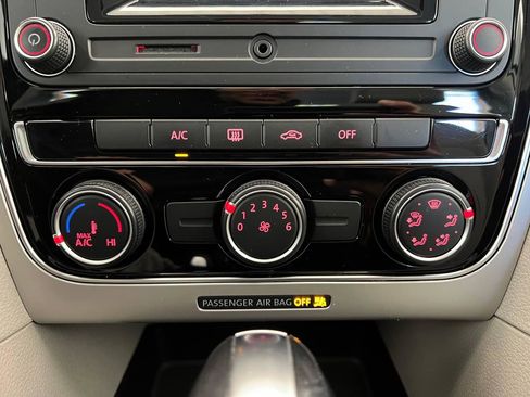 Used 2018 Volkswagen Passat 2.0T S FWD image 20