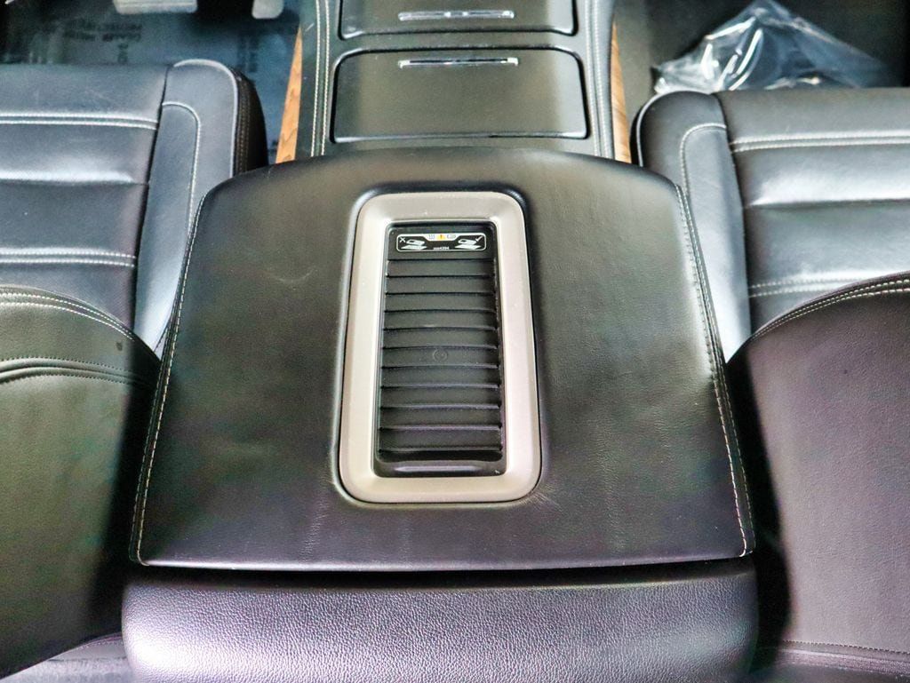 Used 2019 GMC Yukon Denali w/ Open Road Package AWD/4WD image 34