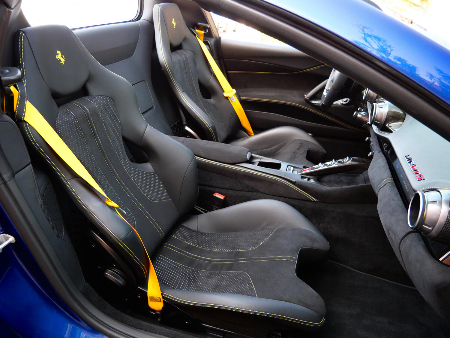 Used 2023 Ferrari 812 GTS RWD image 34