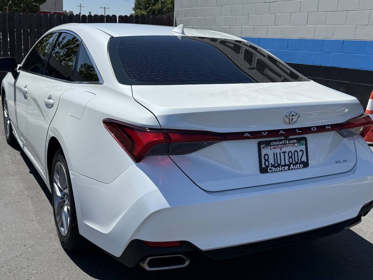 Used 2019 Toyota Avalon XLE w/ Carpet Mat Package FWD image 6