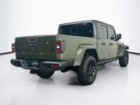 Used 2023 Jeep Gladiator Sport AWD/4WD image 9