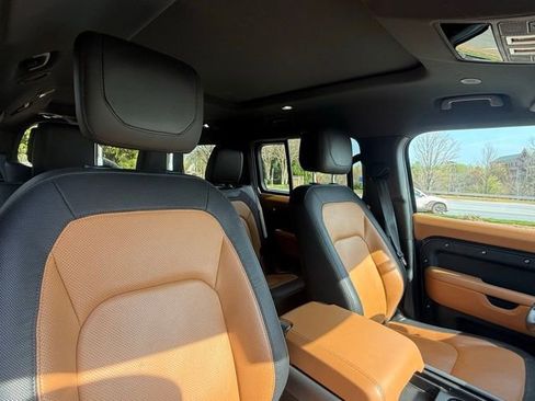 Used 2024 Land Rover Defender 130 X-Dynamic SE image 31