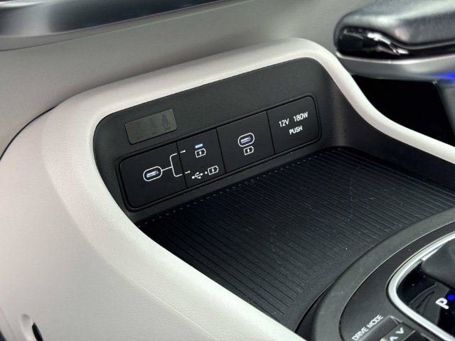 Used 2025 Hyundai Kona SEL FWD image 23