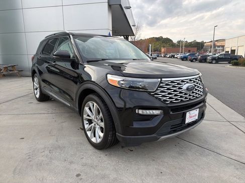 Certified 2021 Ford Explorer Platinum w/ Premium Technology Package image 1