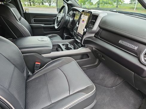 Used 2025 RAM 2500 Laramie AWD/4WD image 11
