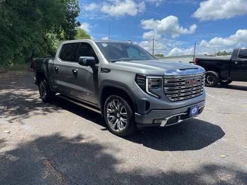 Used 2023 GMC Sierra 1500 Denali w/ Denali Reserve Package AWD/4WD image 9