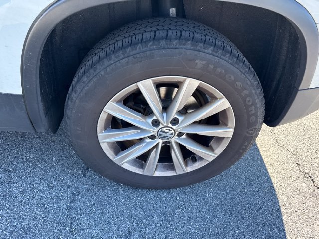Used 2018 Volkswagen Tiguan Limited w/ Premium Package AWD/4WD image 11