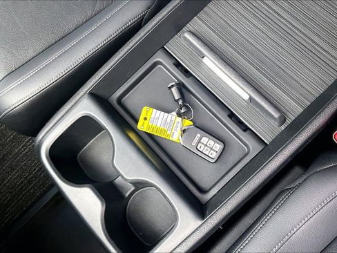 Used 2023 Honda Odyssey Touring image 19