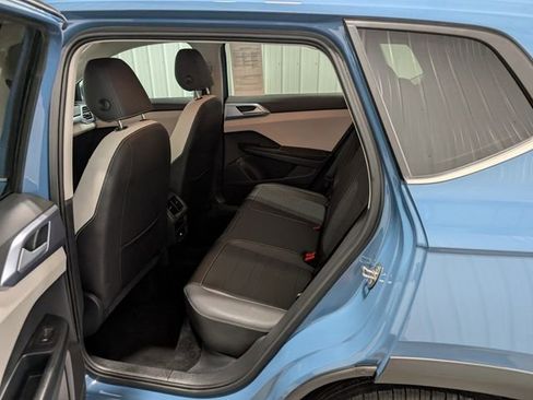 Used 2025 Volkswagen Taos SE image 9