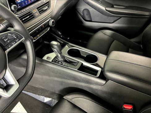 Certified 2024 Nissan Altima 2.5 SV FWD image 18