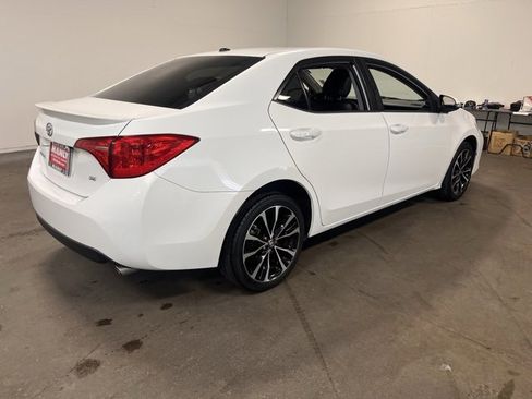 Used 2017 Toyota Corolla SE image 3