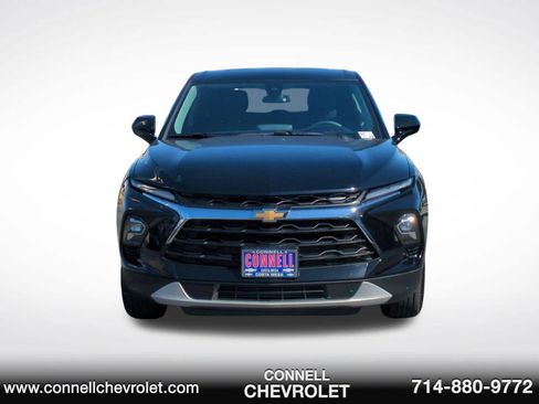 Used 2025 Chevrolet Blazer LT image 2
