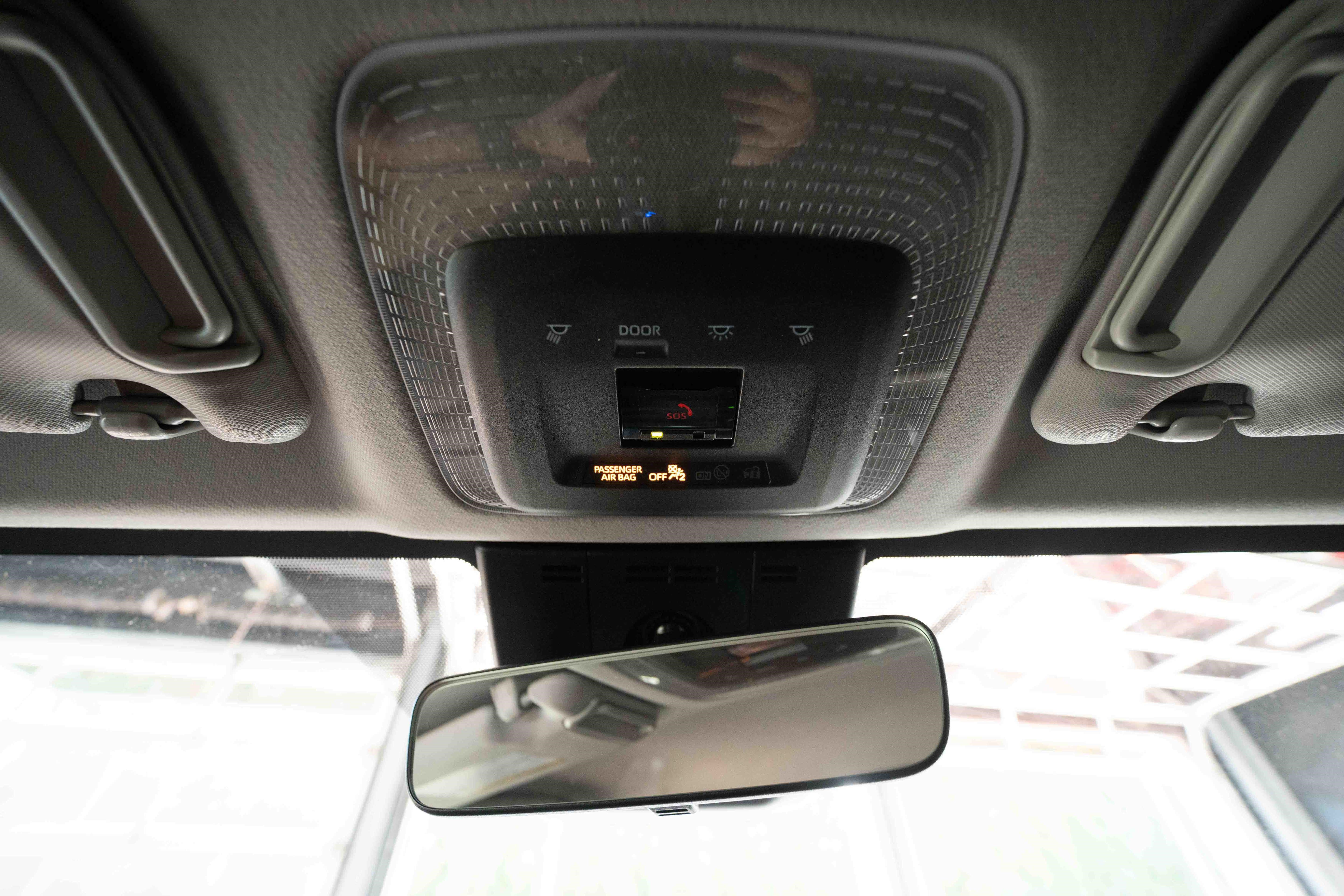 Used 2025 Toyota Prius LE FWD image 18