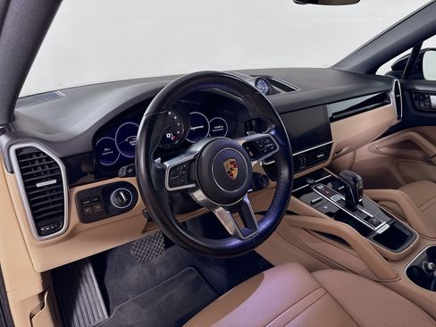 Used 2021 Porsche Cayenne E-Hybrid Coupe AWD/4WD image 9