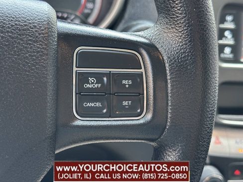 Used 2020 Dodge Journey SE FWD image 32