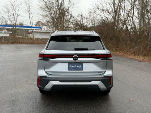 Certified 2025 Volkswagen Tiguan S image 6