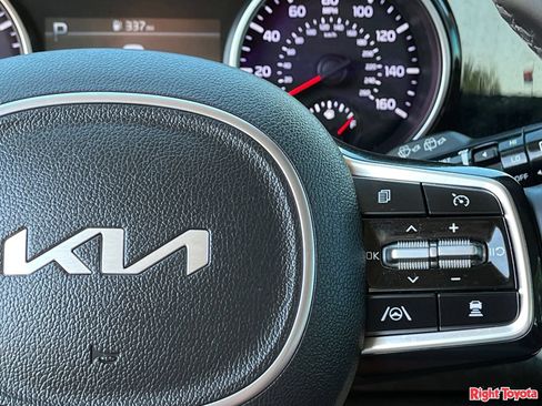 Used 2022 Kia Carnival SX FWD image 23