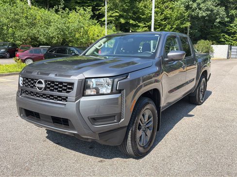 Certified 2025 Nissan Frontier SV RWD image 7