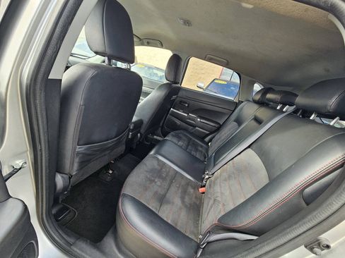 Used 2018 Mitsubishi Outlander Sport SE FWD image 11