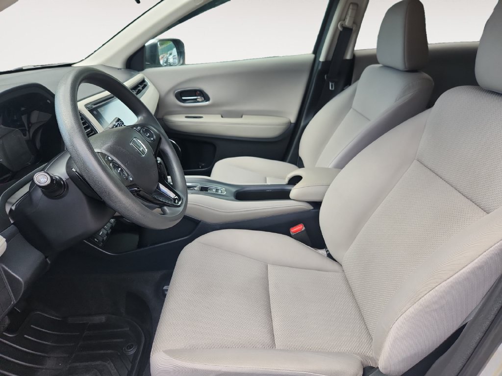 Used 2017 Honda HR-V EX image 11