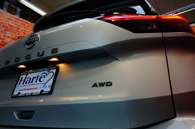 Certified 2025 Nissan Rogue SV AWD/4WD image 46