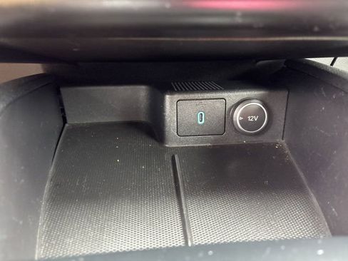 Used 2020 Ford Escape Titanium image 23