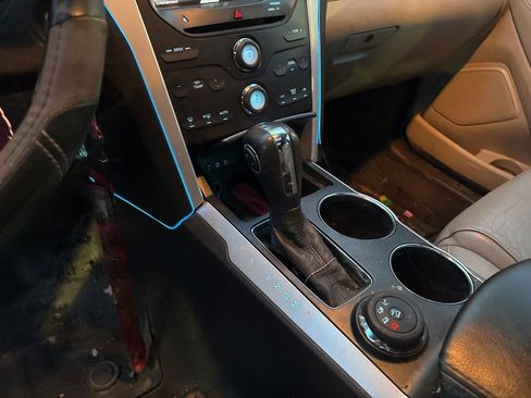 Used 2013 Ford Explorer XLT image 18