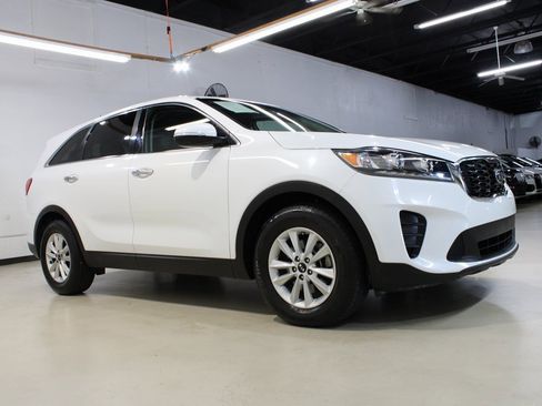 Used 2020 Kia Sorento LX image 6