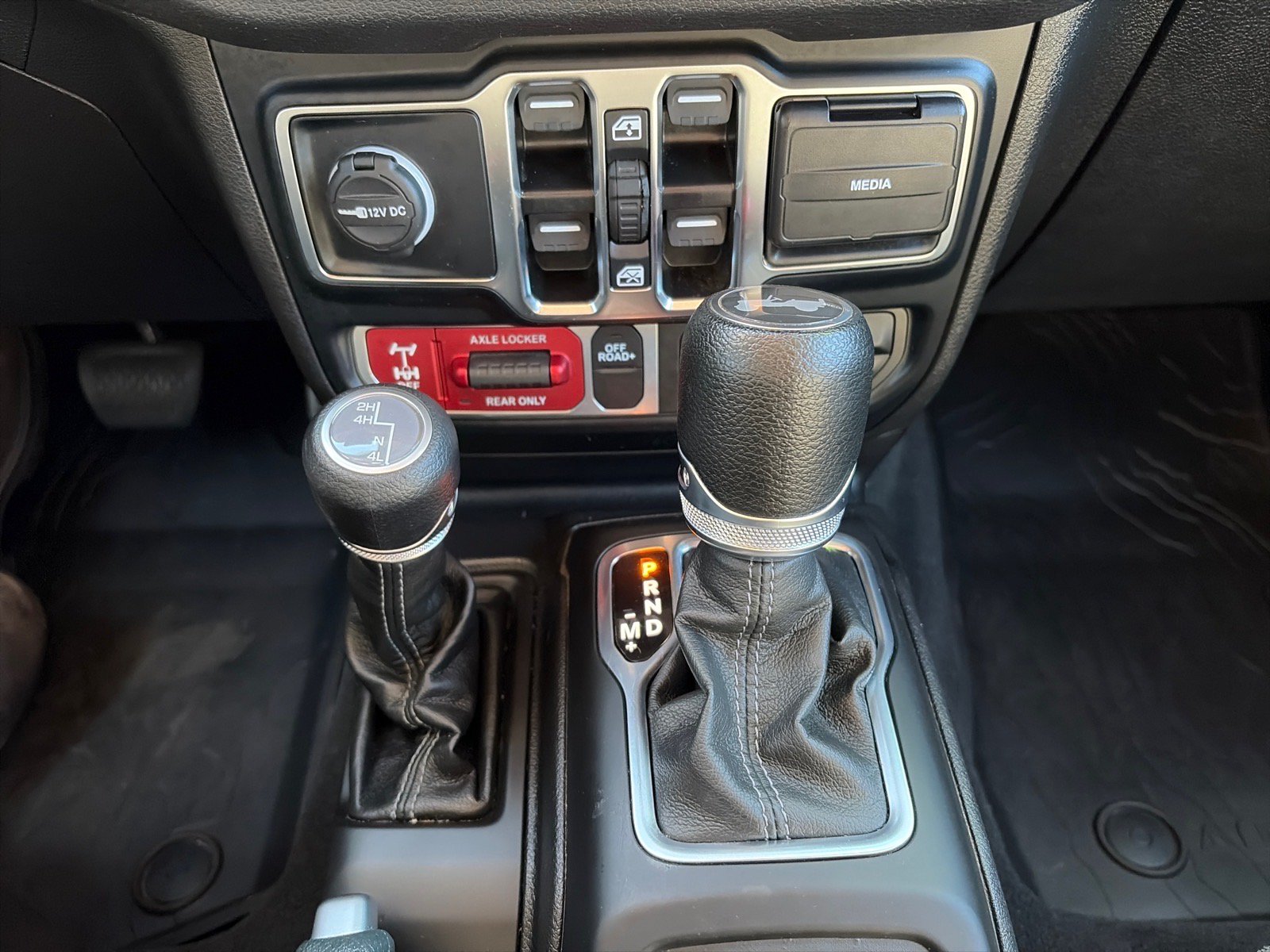 Used 2024 Jeep Wrangler Unlimited Sport AWD/4WD image 21