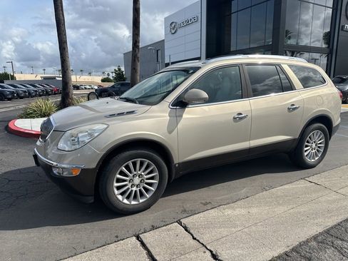 Used 2008 Buick Enclave CXL w/ Entertainment Package #1 image 4