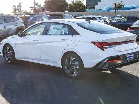 New 2026 Hyundai Elantra Limited FWD image 4