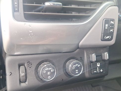 Used 2019 Chevrolet Tahoe LT w/ LT Signature Package AWD/4WD image 27