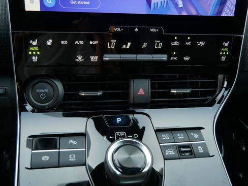 Used 2024 Toyota bZ4X Limited image 23