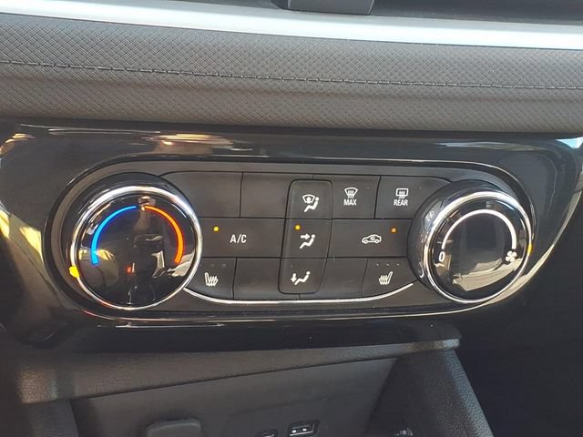 Certified 2024 Chevrolet TrailBlazer LT w/ LT Cold Weather Package AWD/4WD image 18