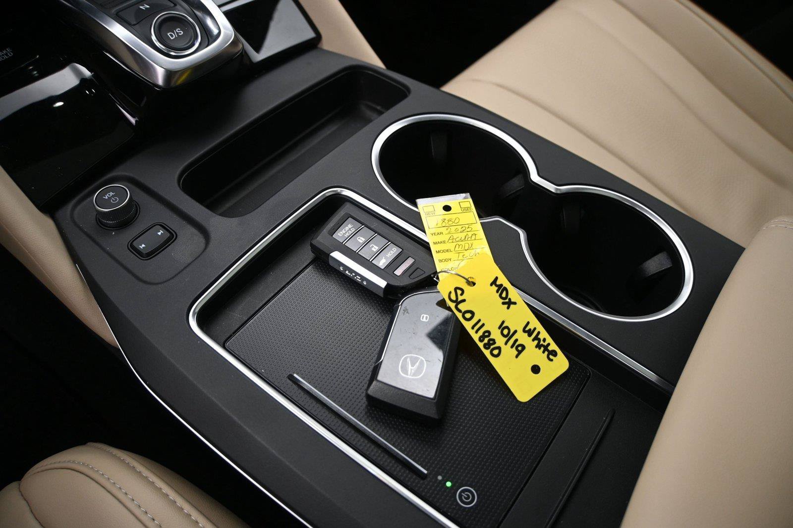 Used 2025 Acura MDX w/ Technology Package AWD/4WD image 6