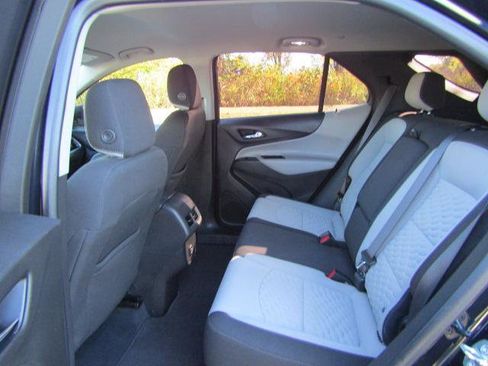 Used 2021 Chevrolet Equinox LS image 16