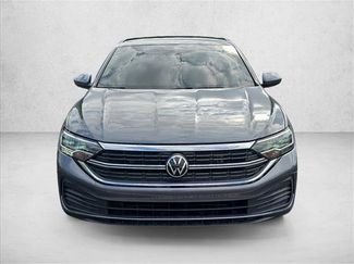 Used 2022 Volkswagen Jetta SE w/ Panoramic Sunroof Package FWD video 2