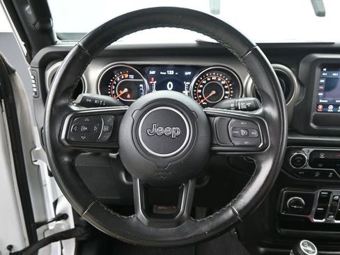 Used 2021 Jeep Gladiator Sport image 7