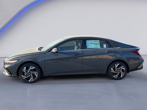 New 2026 Hyundai Elantra Limited FWD image 8