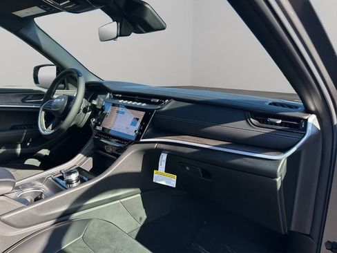 New 2026 Jeep Grand Cherokee Altitude AWD/4WD image 24