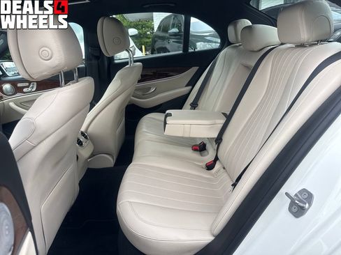 Used 2017 Mercedes-Benz E 300 4MATIC image 25