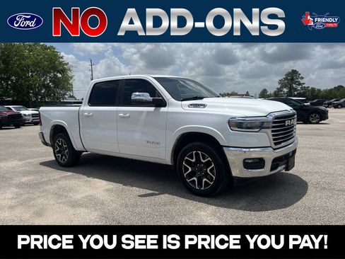 Used 2025 RAM 1500 Laramie AWD/4WD image 1