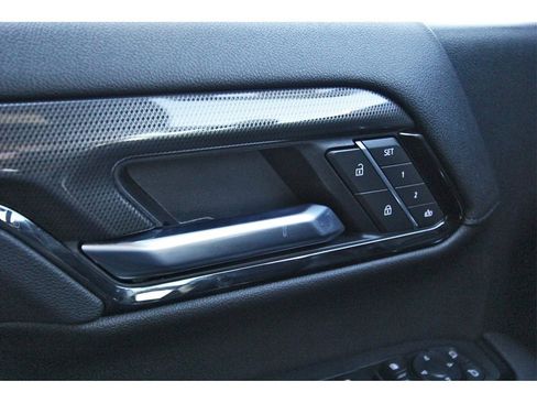 Used 2025 GMC Sierra 2500 AT4 image 17